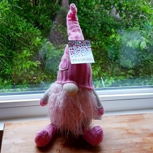 Love & Cupcakes and gnome NWT
